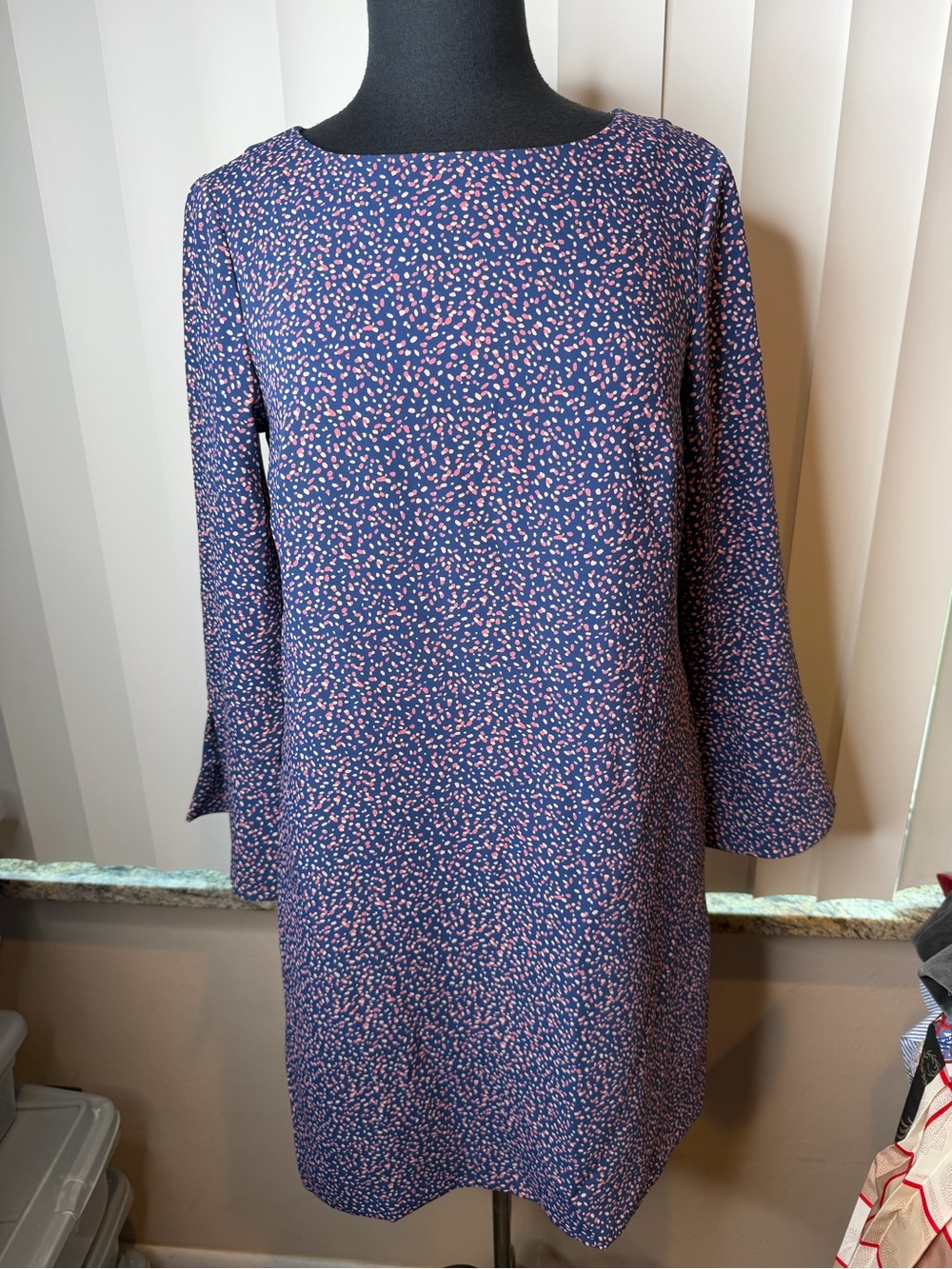 Ann Taylor blue shift dress featuring a colorful pink and white confetti dot SZ